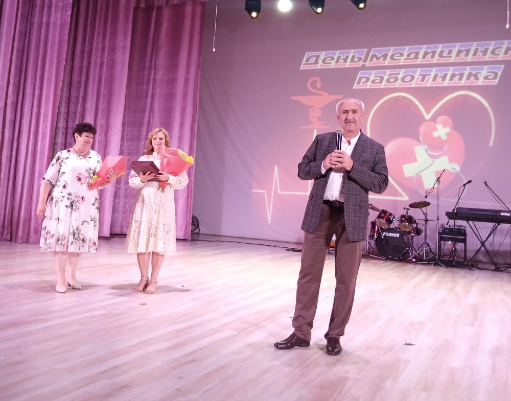 Большим праздничным концертом жердевских медиков поздравили с профессиональным праздником